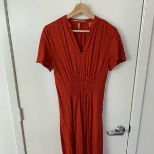 XS Scotch and Soda maxi in orange.